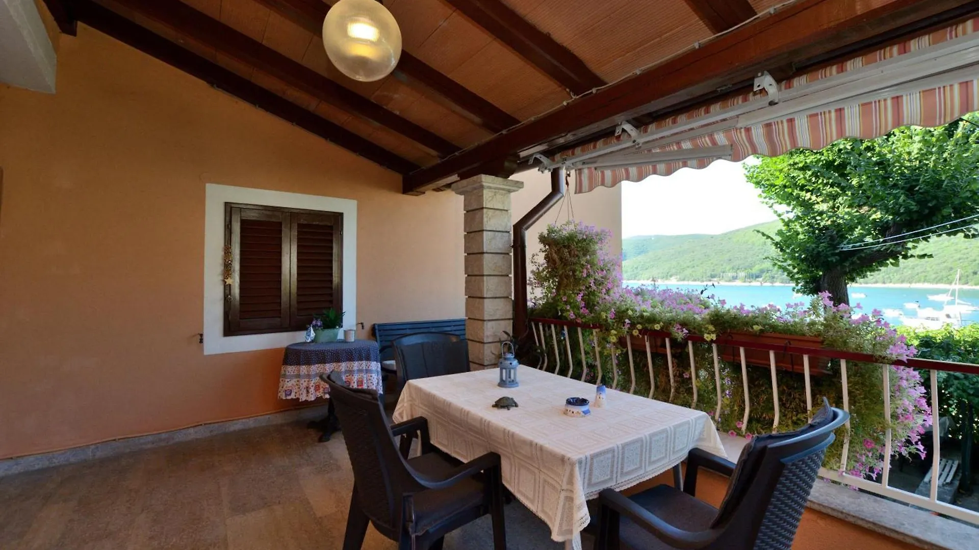 Apartments Lory Rabac 0*,